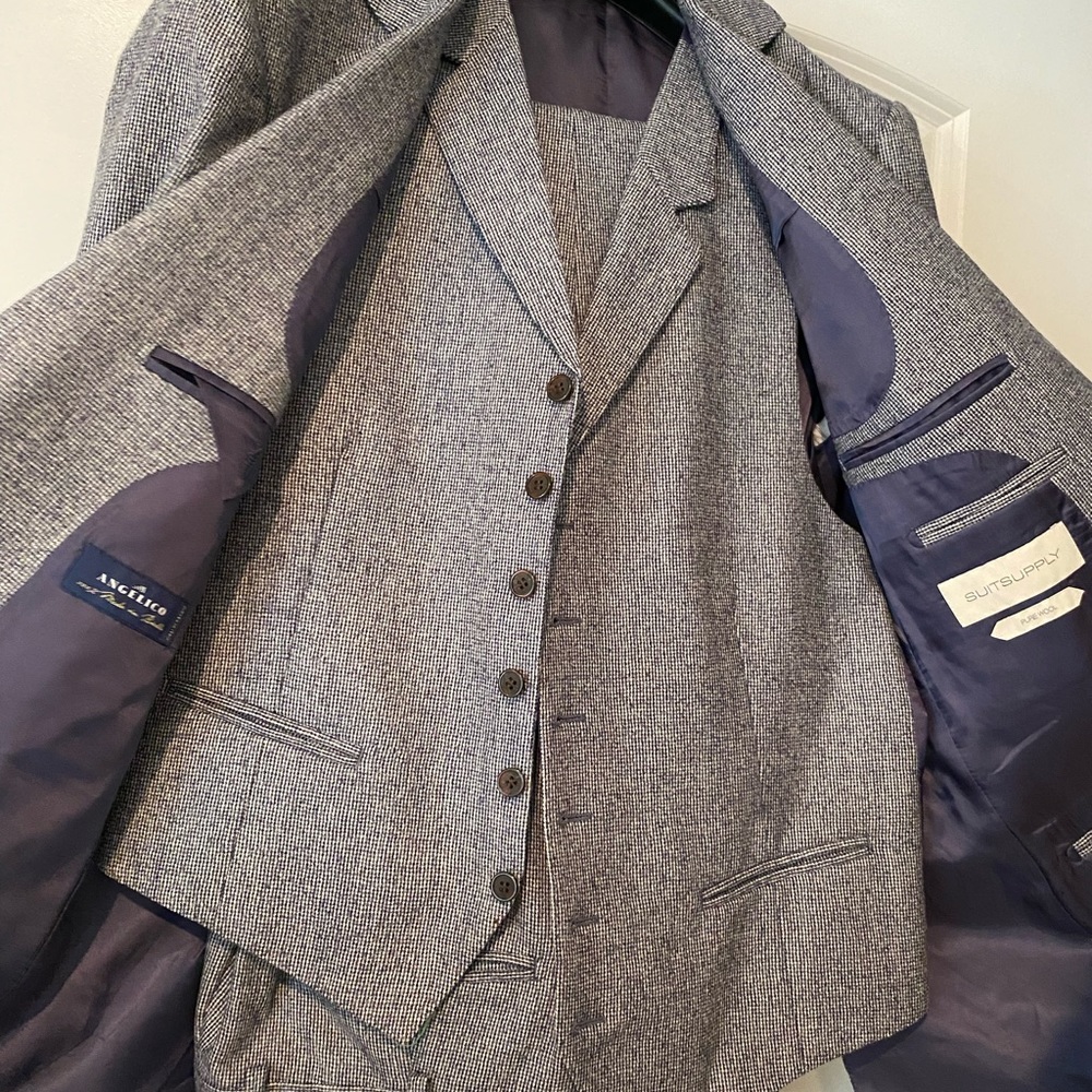 Angelico Men’s 100% Wool 3-piece suit